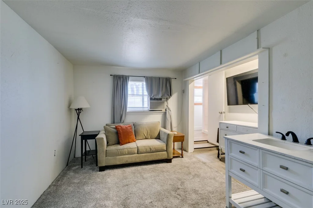 4898 Fiesta, Las Vegas, NV 89121