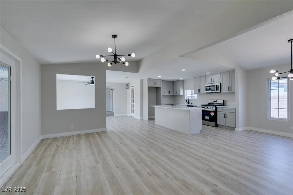 4898 Fiesta, Las Vegas, NV 89121