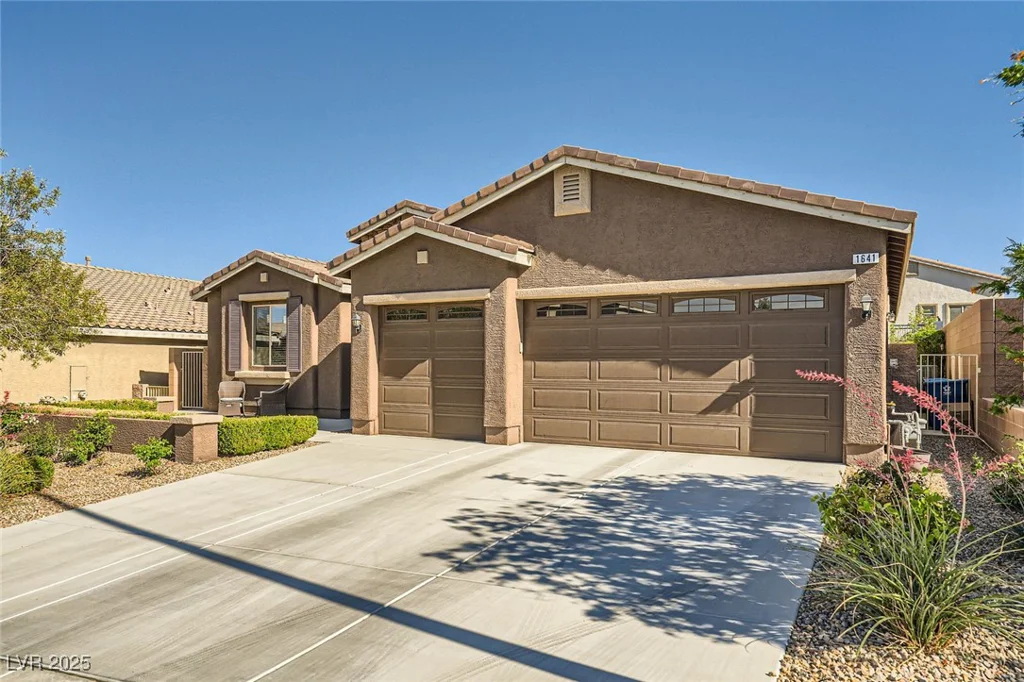 1641 Blue Cliffs, Henderson, NV 89014