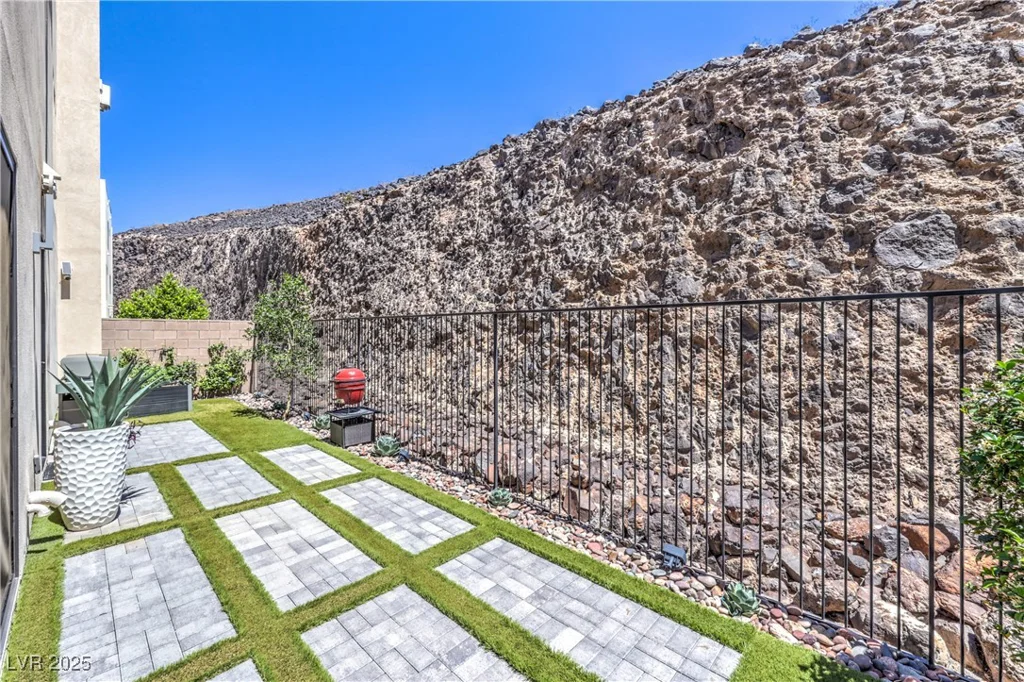 414 Tranquil Peak, Henderson, NV 89012