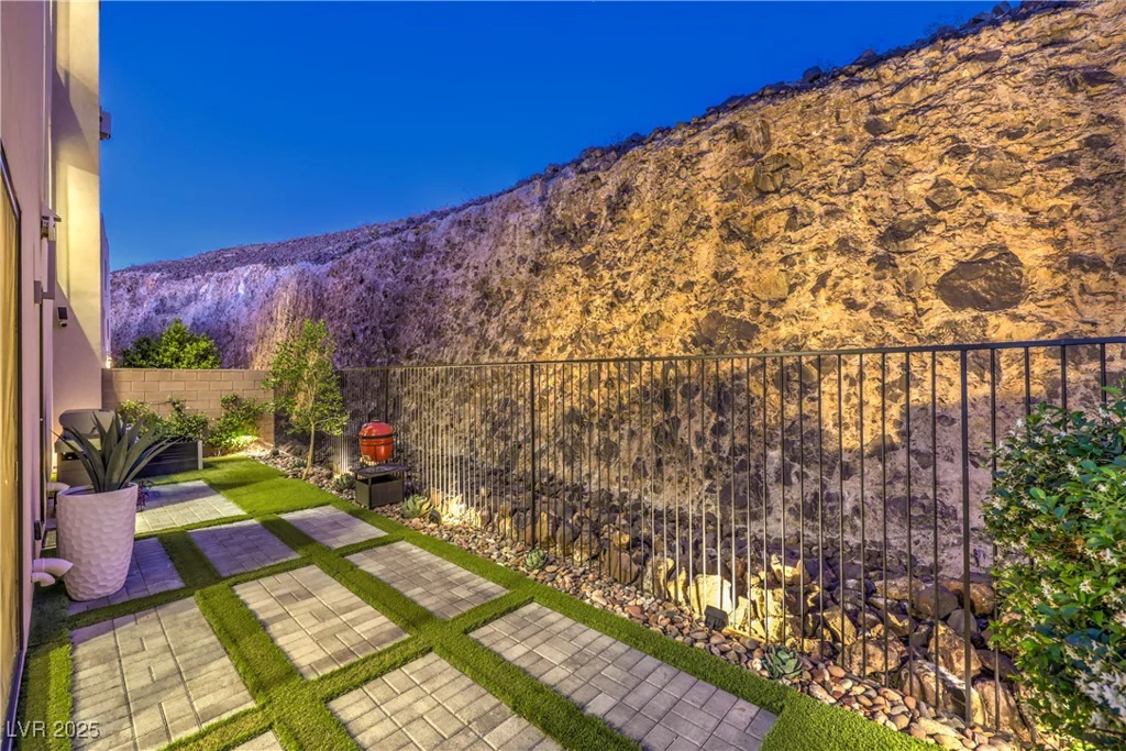414 Tranquil Peak, Henderson, NV 89012