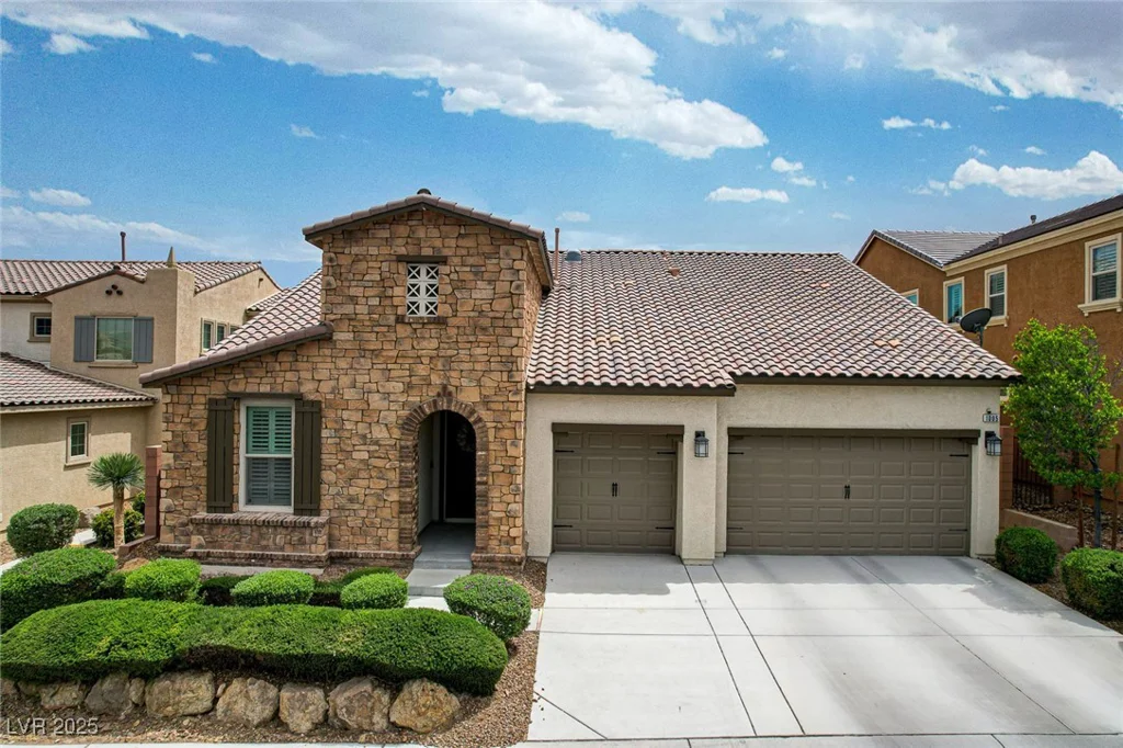1005 Old Creek, North Las Vegas, NV 89084