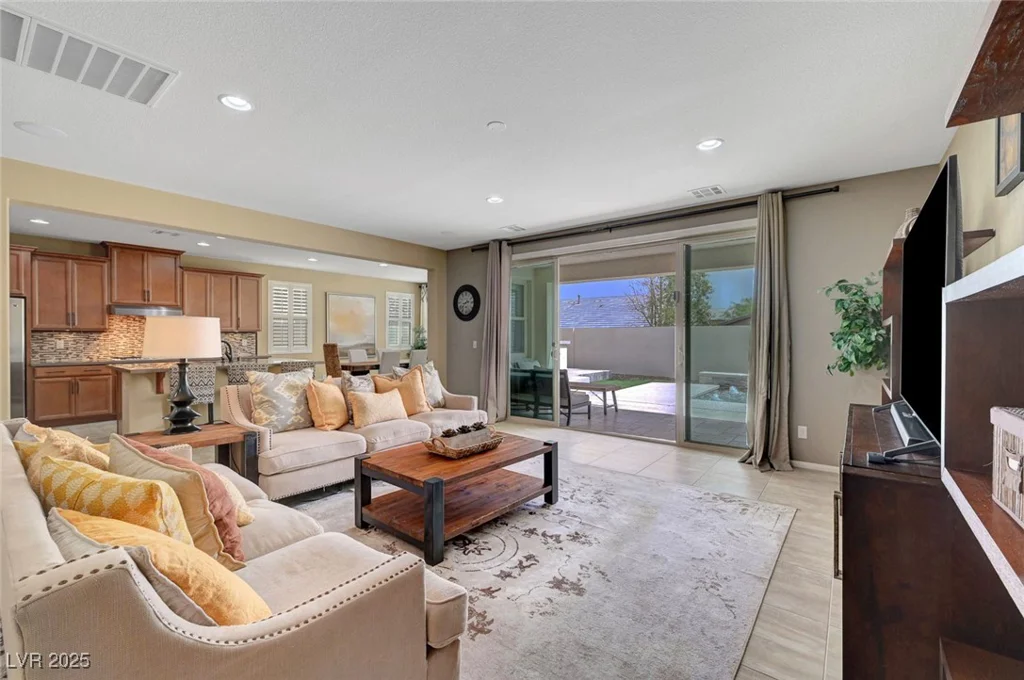 1005 Old Creek, North Las Vegas, NV 89084
