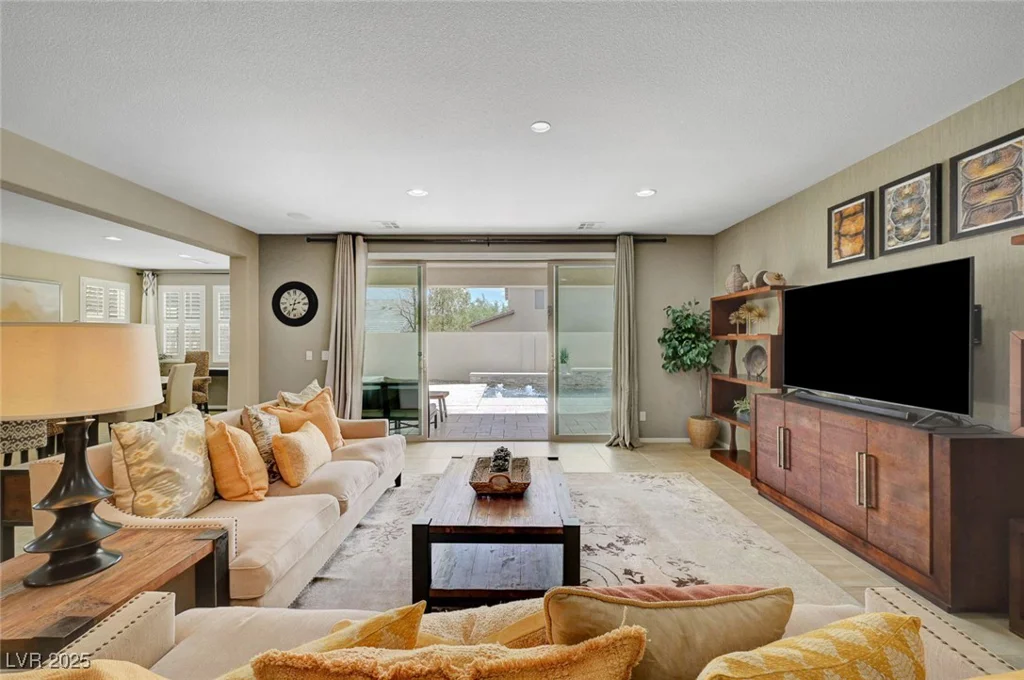 1005 Old Creek, North Las Vegas, NV 89084