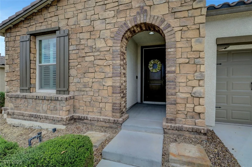 1005 Old Creek, North Las Vegas, NV 89084