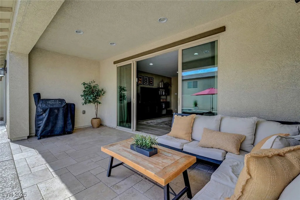 1005 Old Creek, North Las Vegas, NV 89084