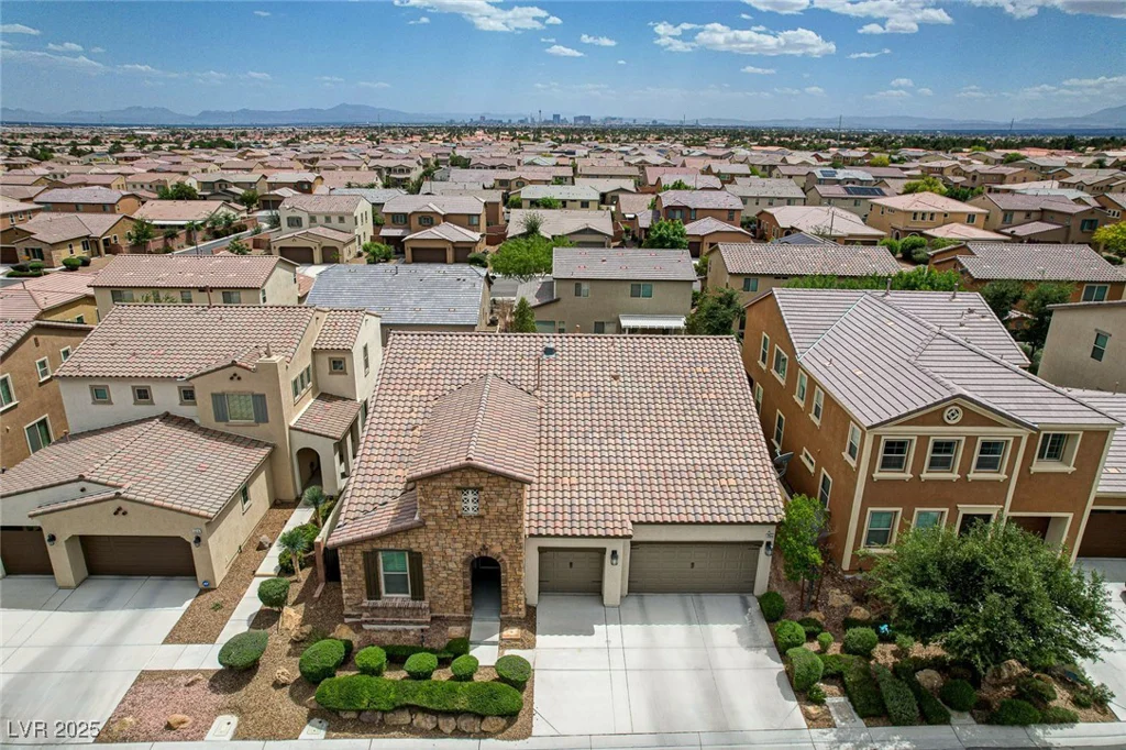 1005 Old Creek, North Las Vegas, NV 89084