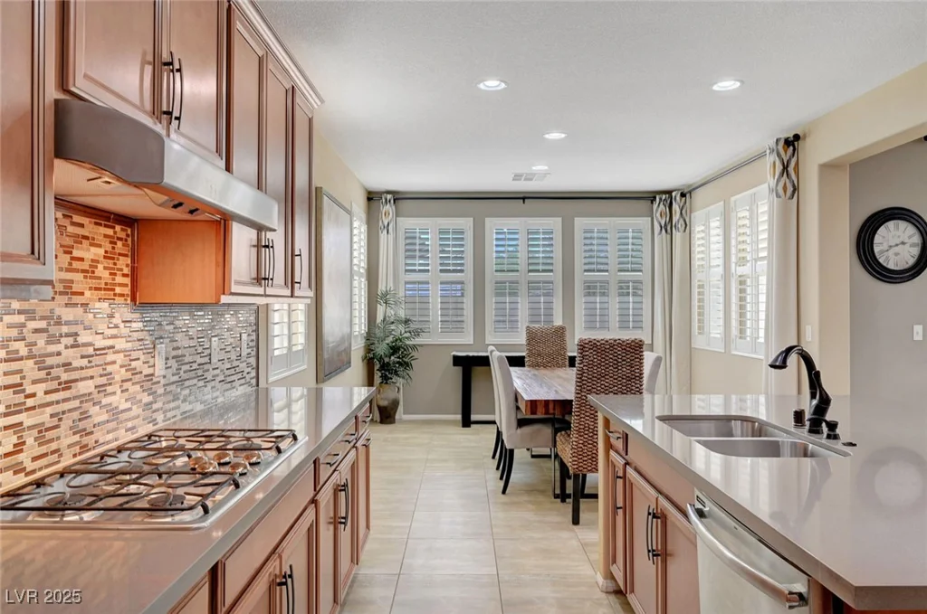 1005 Old Creek, North Las Vegas, NV 89084