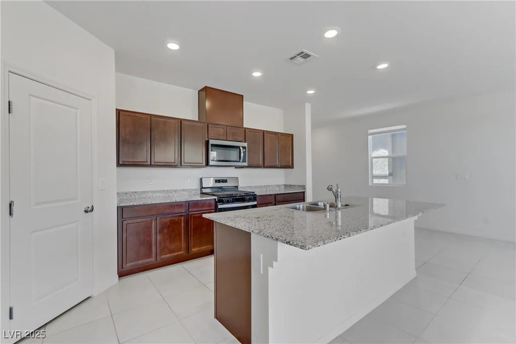 7256 Saxby, Las Vegas, NV 89113