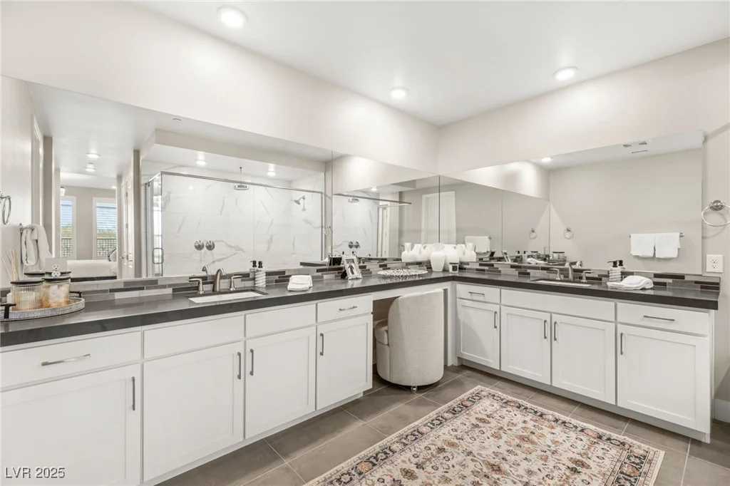 11280 Granite Ridge, Las Vegas, NV 89135