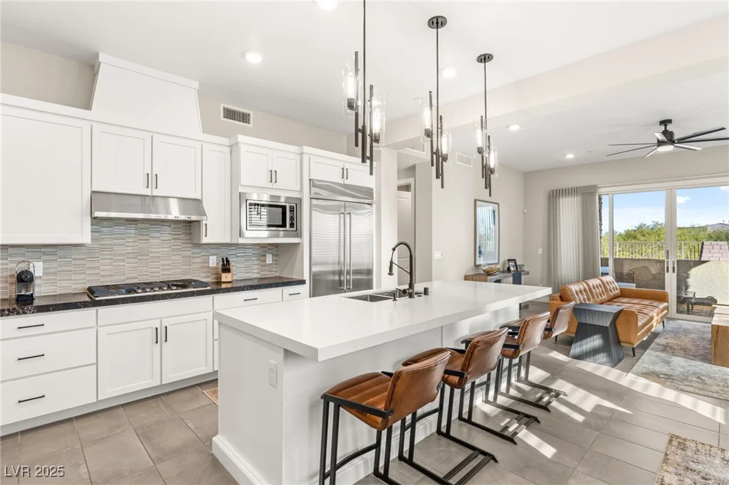11280 Granite Ridge, Las Vegas, NV 89135