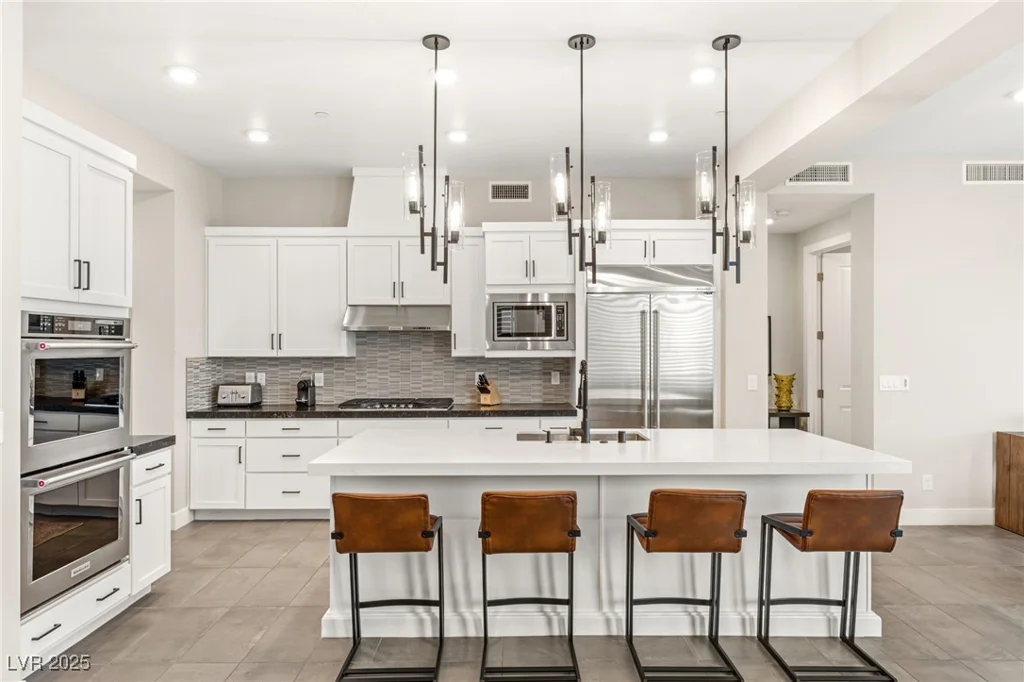11280 Granite Ridge, Las Vegas, NV 89135