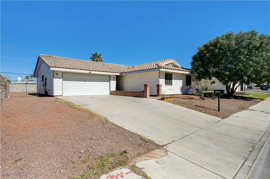 1620 Yellow Rose, Las Vegas, NV 89108