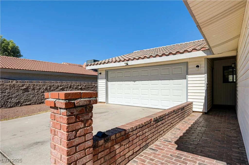 1620 Yellow Rose, Las Vegas, NV 89108