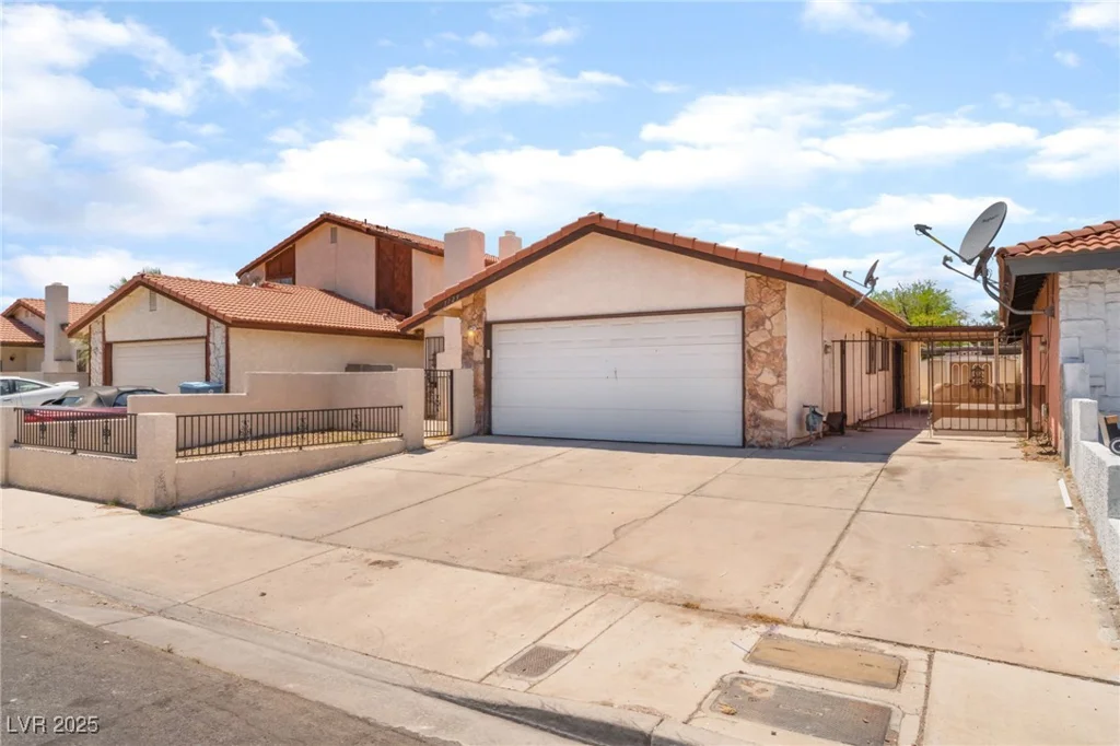 1729 Yellow Rose, Las Vegas, NV 89108
