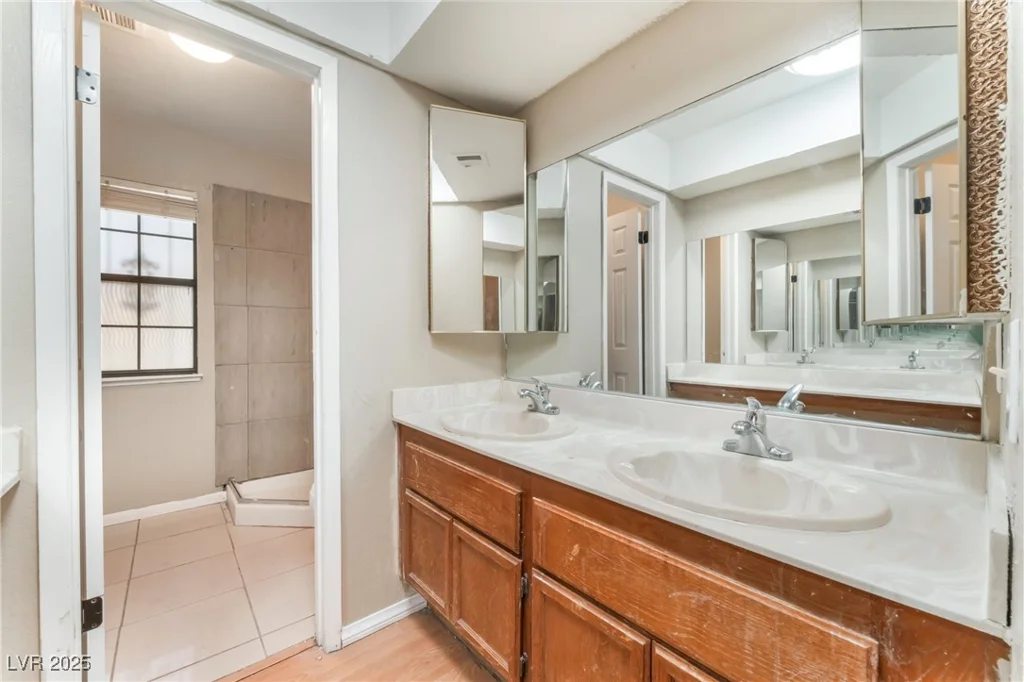 1729 Yellow Rose, Las Vegas, NV 89108