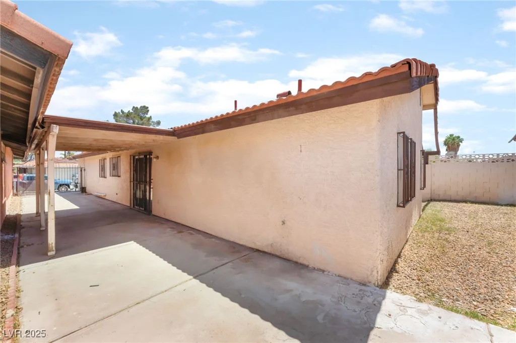 1729 Yellow Rose, Las Vegas, NV 89108