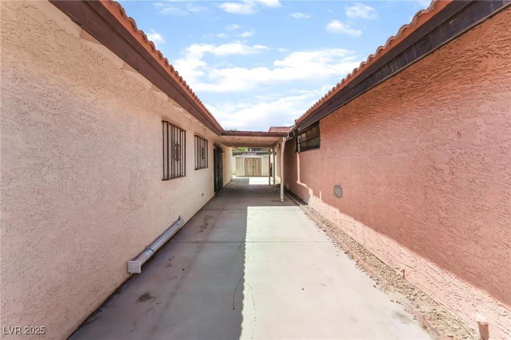 1729 Yellow Rose, Las Vegas, NV 89108