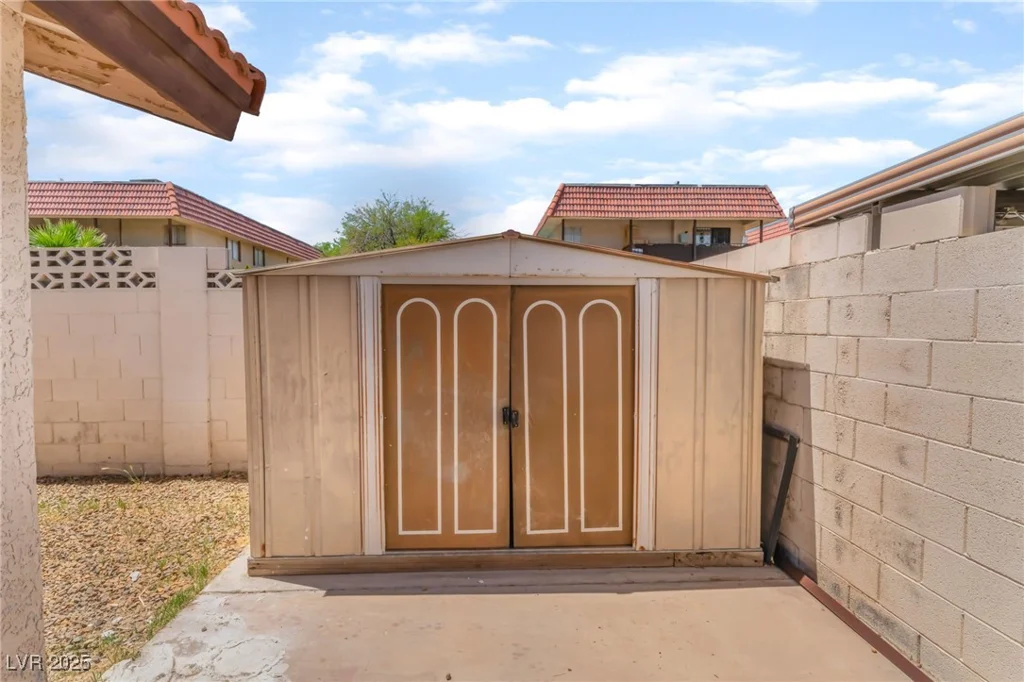 1729 Yellow Rose, Las Vegas, NV 89108