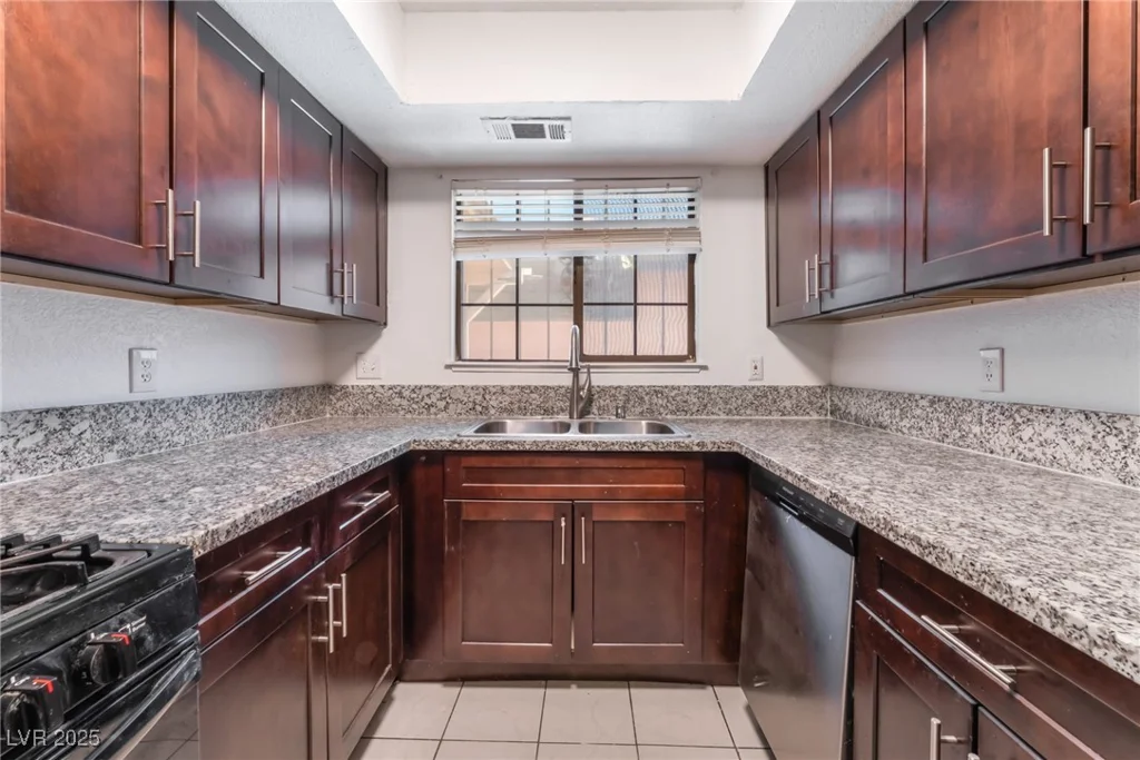 1729 Yellow Rose, Las Vegas, NV 89108