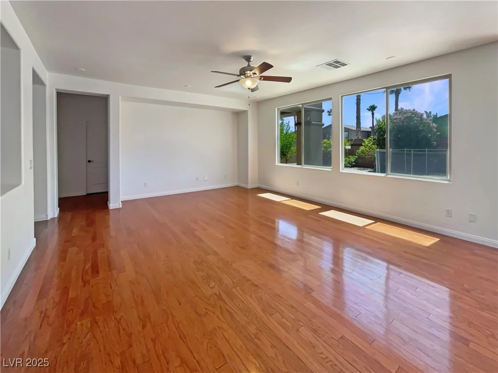 9319 Bronze River, Las Vegas, NV 89149