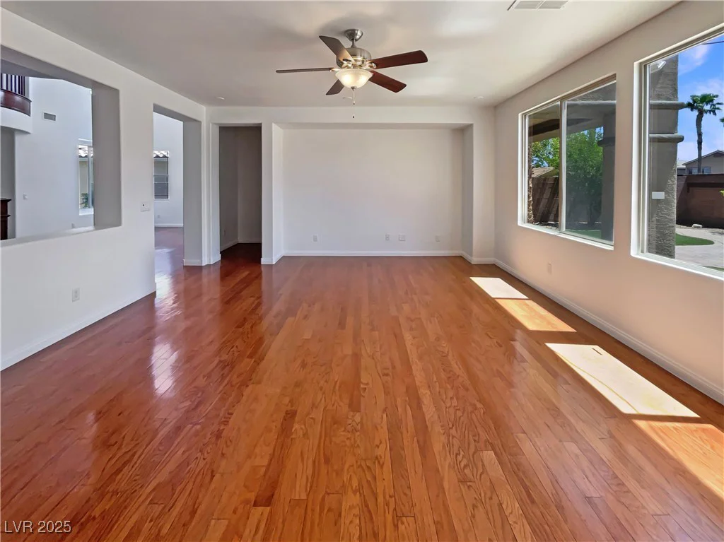 9319 Bronze River, Las Vegas, NV 89149