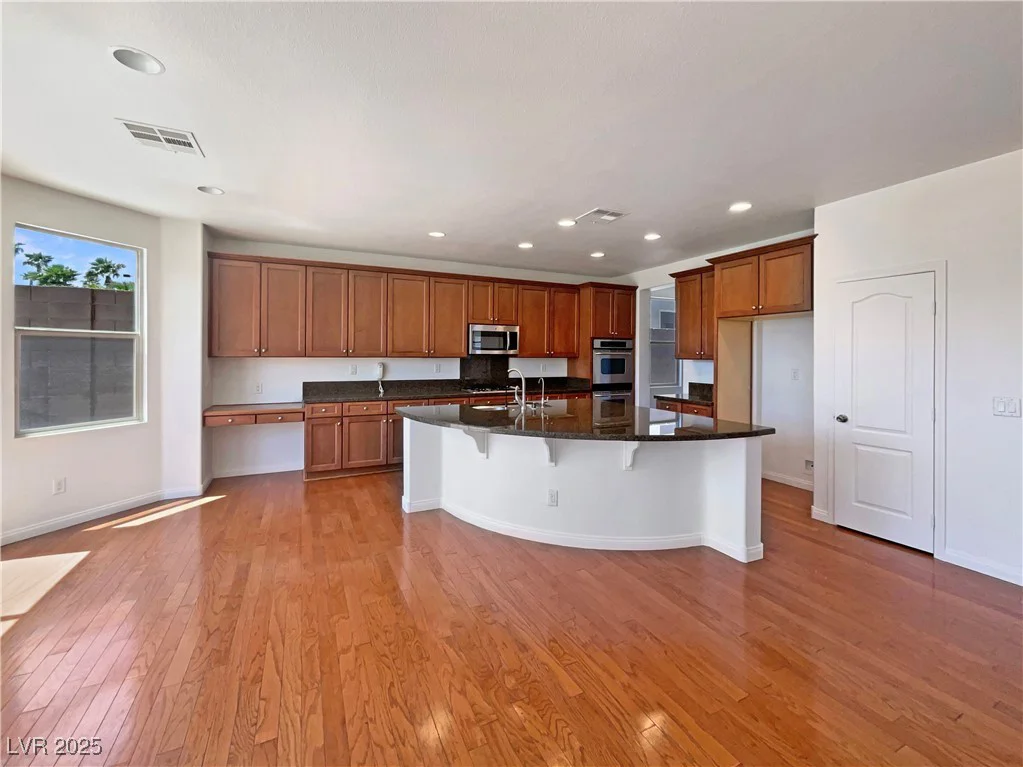 9319 Bronze River, Las Vegas, NV 89149