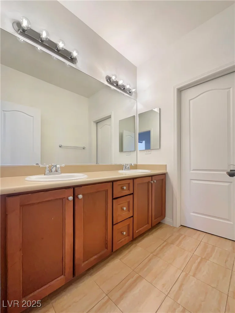 9319 Bronze River, Las Vegas, NV 89149
