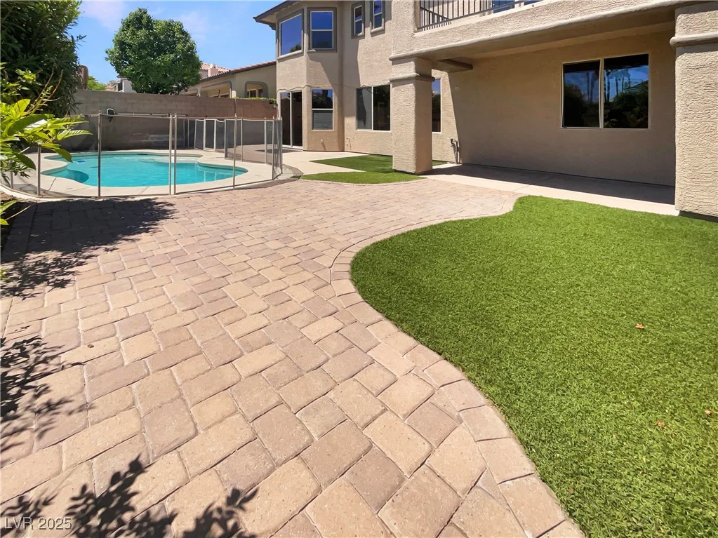 9319 Bronze River, Las Vegas, NV 89149