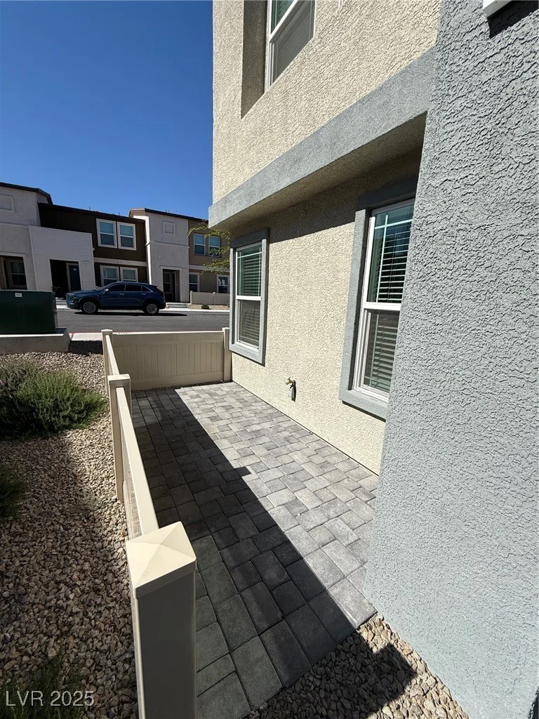 1906 Arietta Vista, Henderson, NV 89044