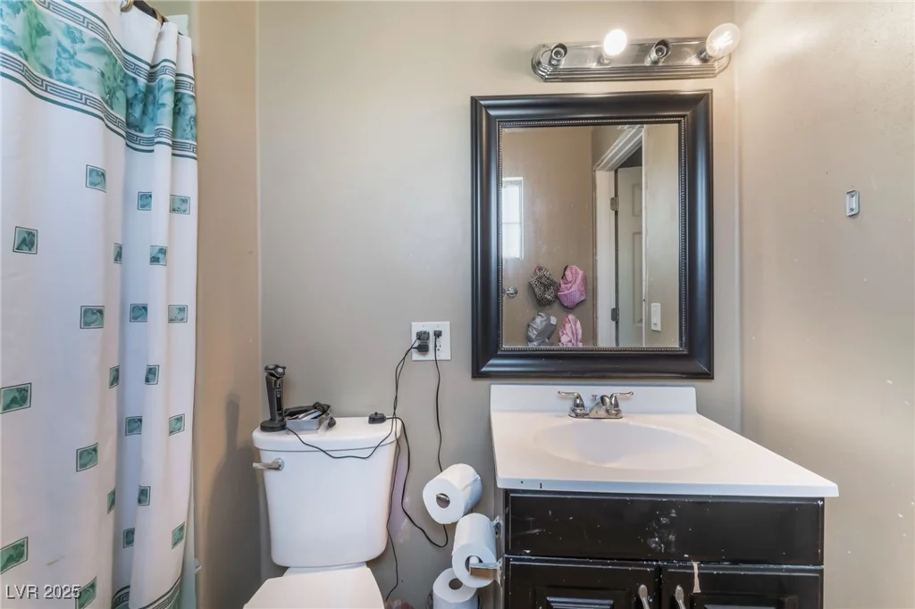 5804 Apple Valley, Las Vegas, NV 89108