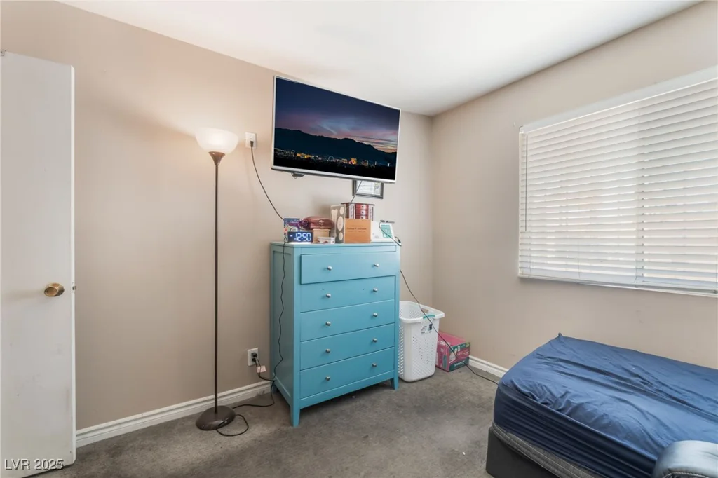 5804 Apple Valley, Las Vegas, NV 89108