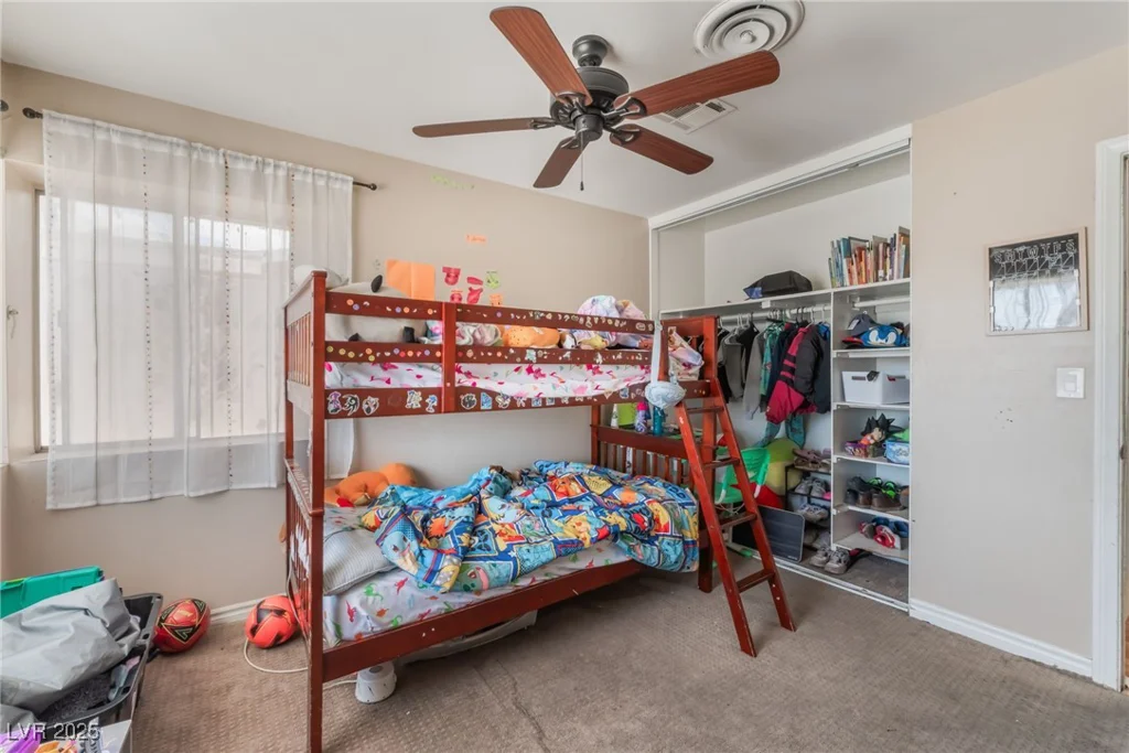 5804 Apple Valley, Las Vegas, NV 89108
