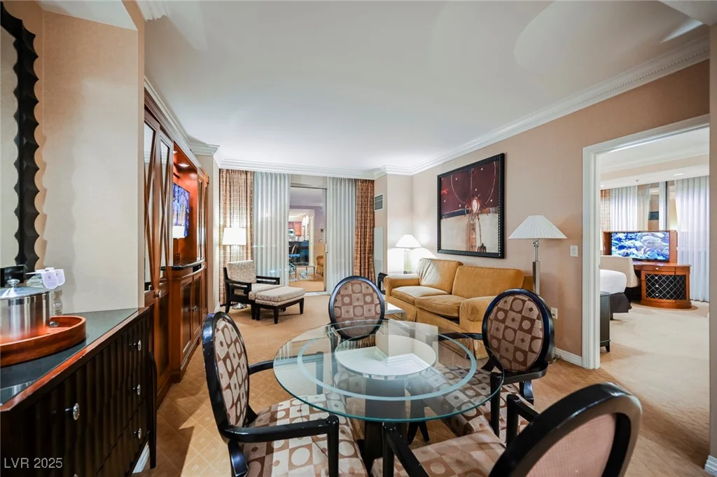 135 HARMON, Las Vegas, NV 89109