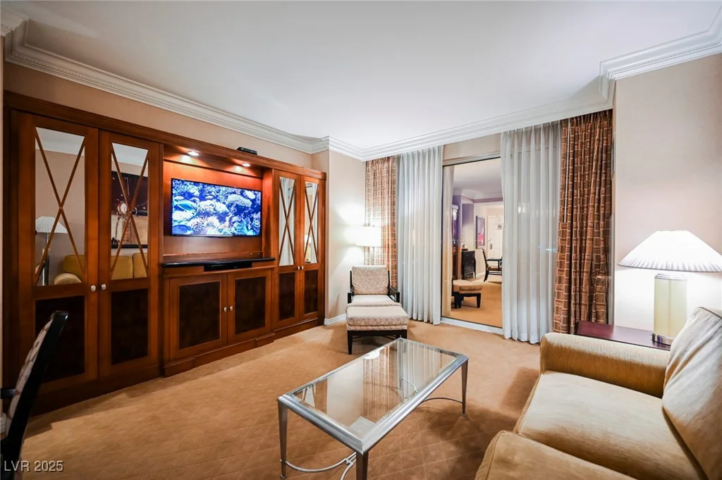 135 HARMON, Las Vegas, NV 89109