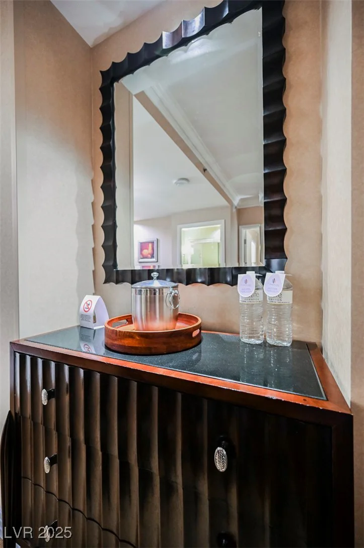 135 HARMON, Las Vegas, NV 89109