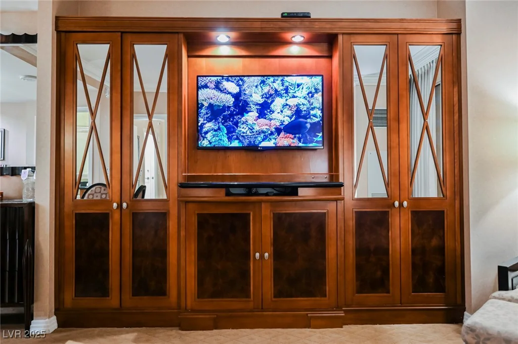 135 HARMON, Las Vegas, NV 89109
