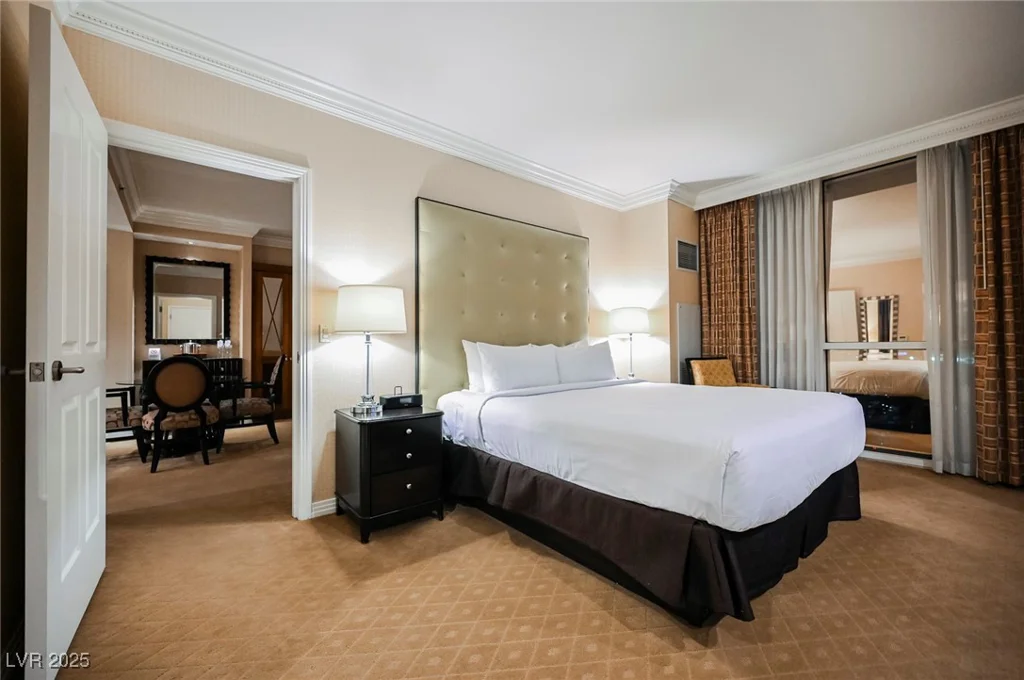 135 HARMON, Las Vegas, NV 89109
