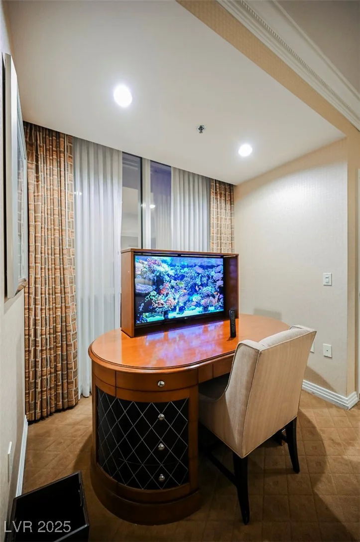 135 HARMON, Las Vegas, NV 89109