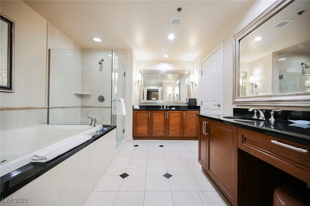 135 HARMON, Las Vegas, NV 89109