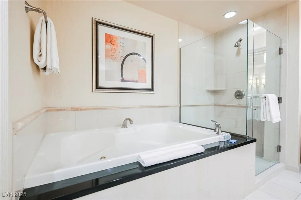 135 HARMON, Las Vegas, NV 89109