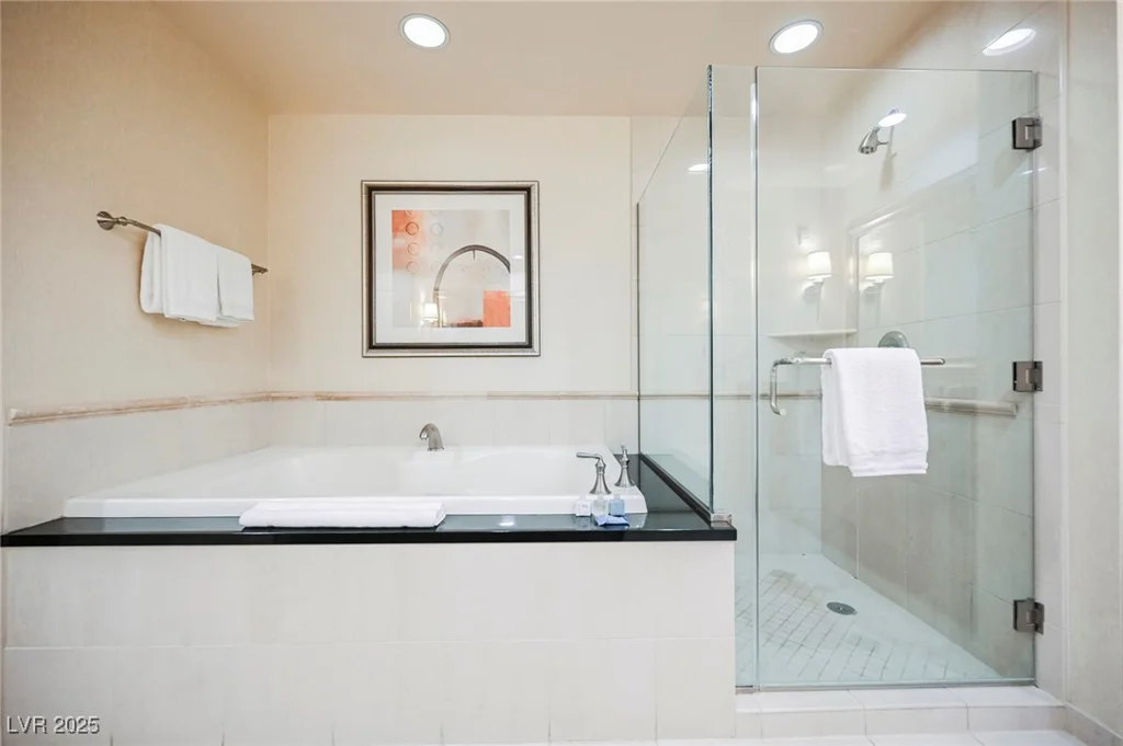 135 HARMON, Las Vegas, NV 89109