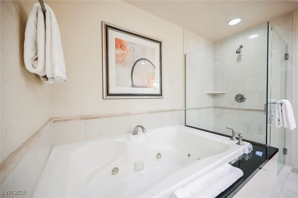 135 HARMON, Las Vegas, NV 89109