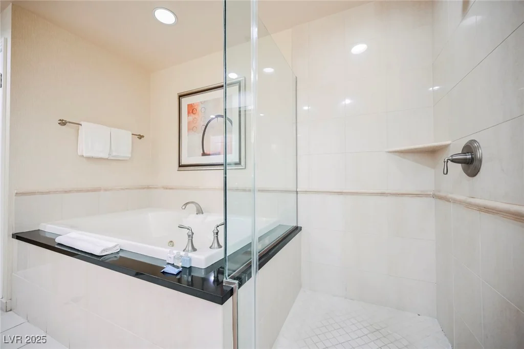 135 HARMON, Las Vegas, NV 89109