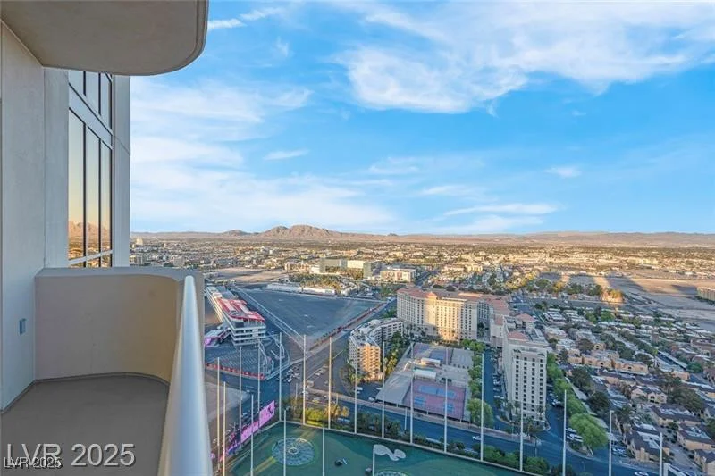135 HARMON, Las Vegas, NV 89109