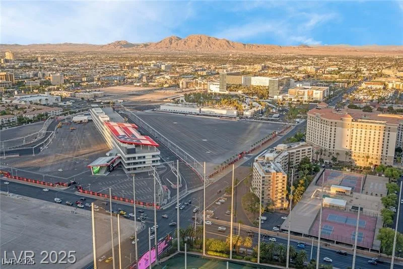 135 HARMON, Las Vegas, NV 89109