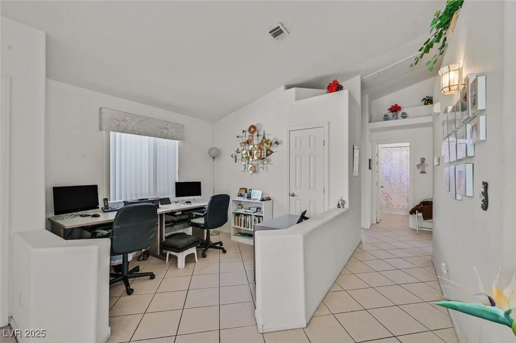 7645 Falconwing, Las Vegas, NV 89131