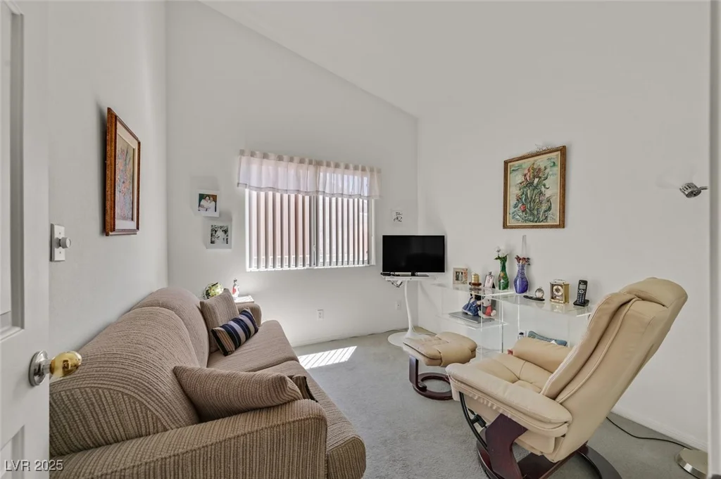 7645 Falconwing, Las Vegas, NV 89131