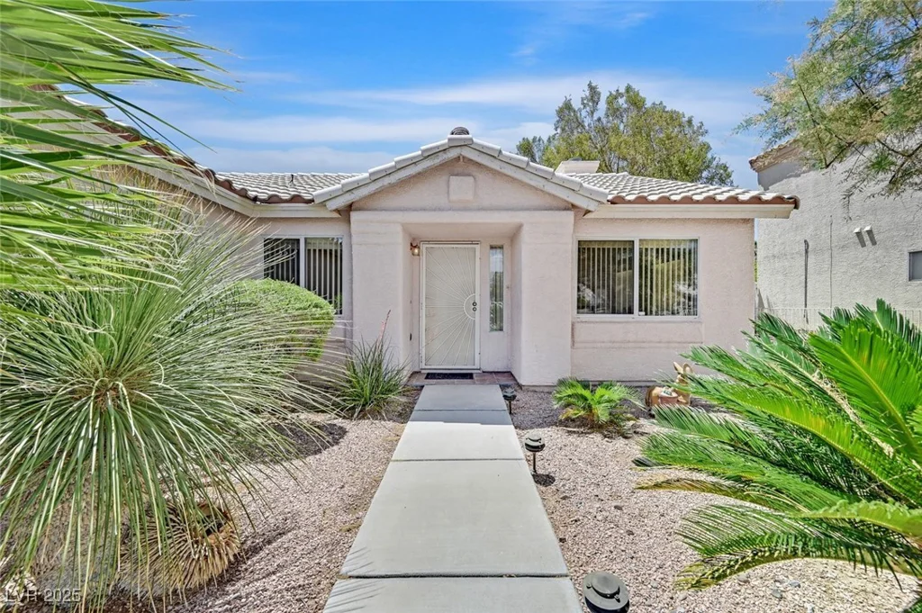 7645 Falconwing, Las Vegas, NV 89131