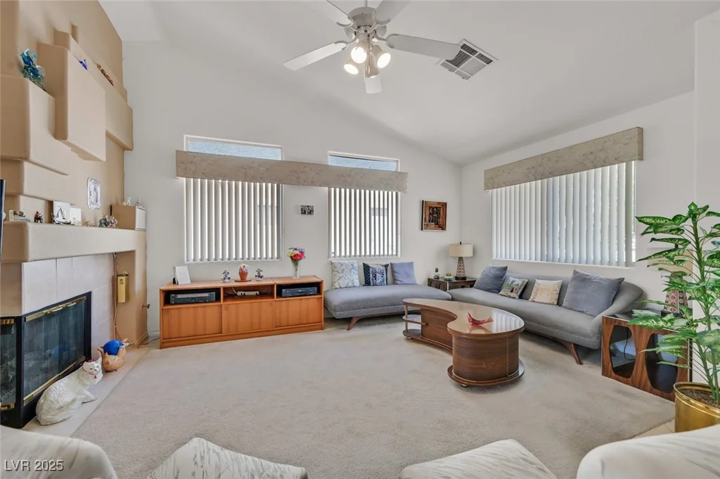 7645 Falconwing, Las Vegas, NV 89131